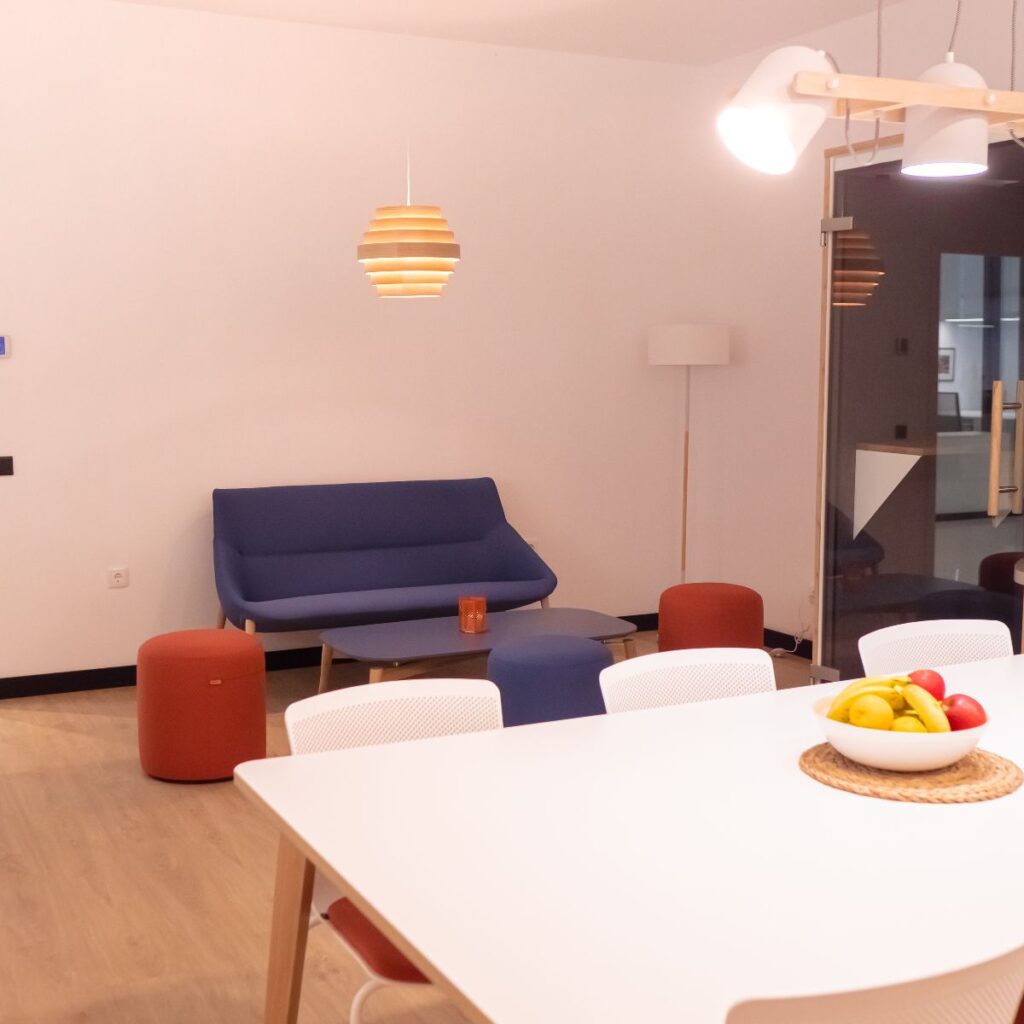 puestos mesa fija coworking las palmas gran canaria